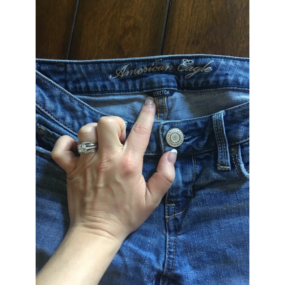 American Eagle Jean - Picture 2 of 4